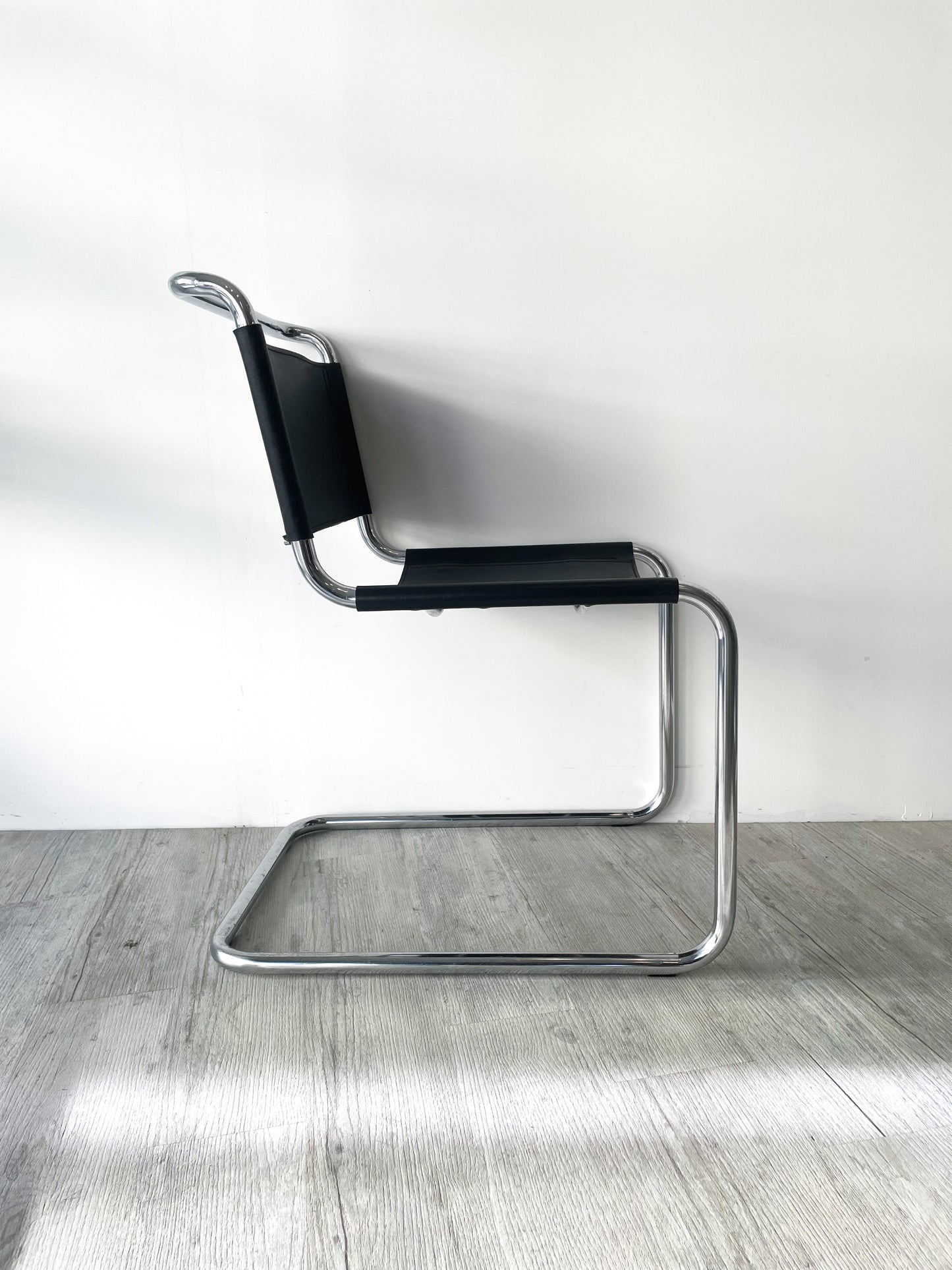 Fauteuil Cantilever S33