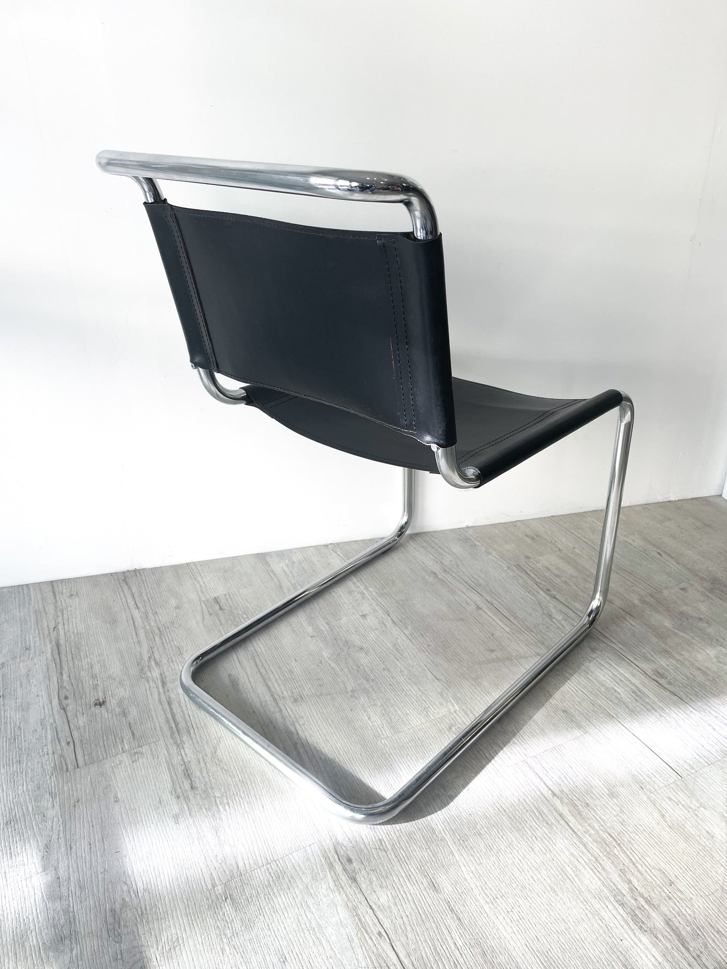 Fauteuil Cantilever S33